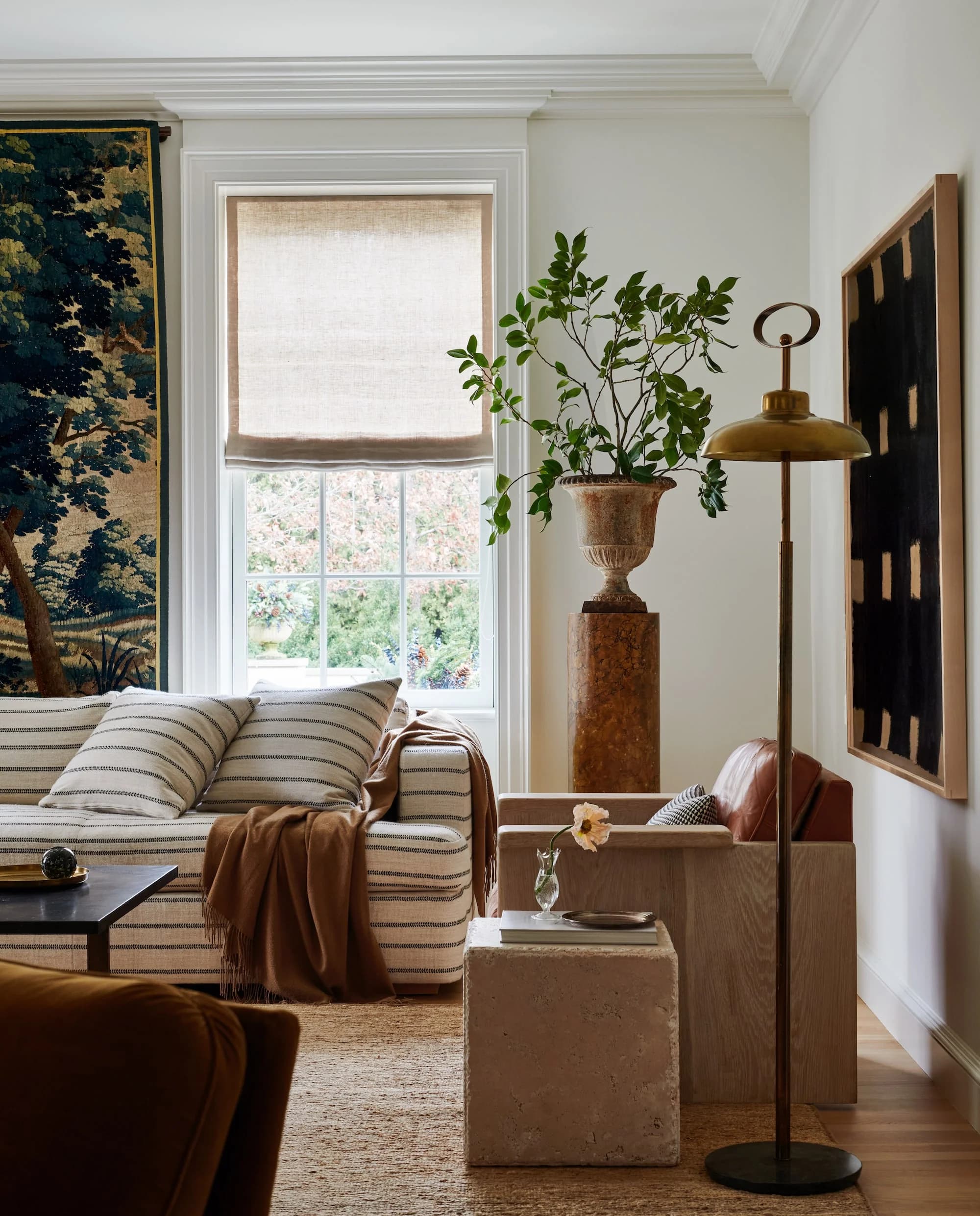 Luxury living room designed by Julia Studio